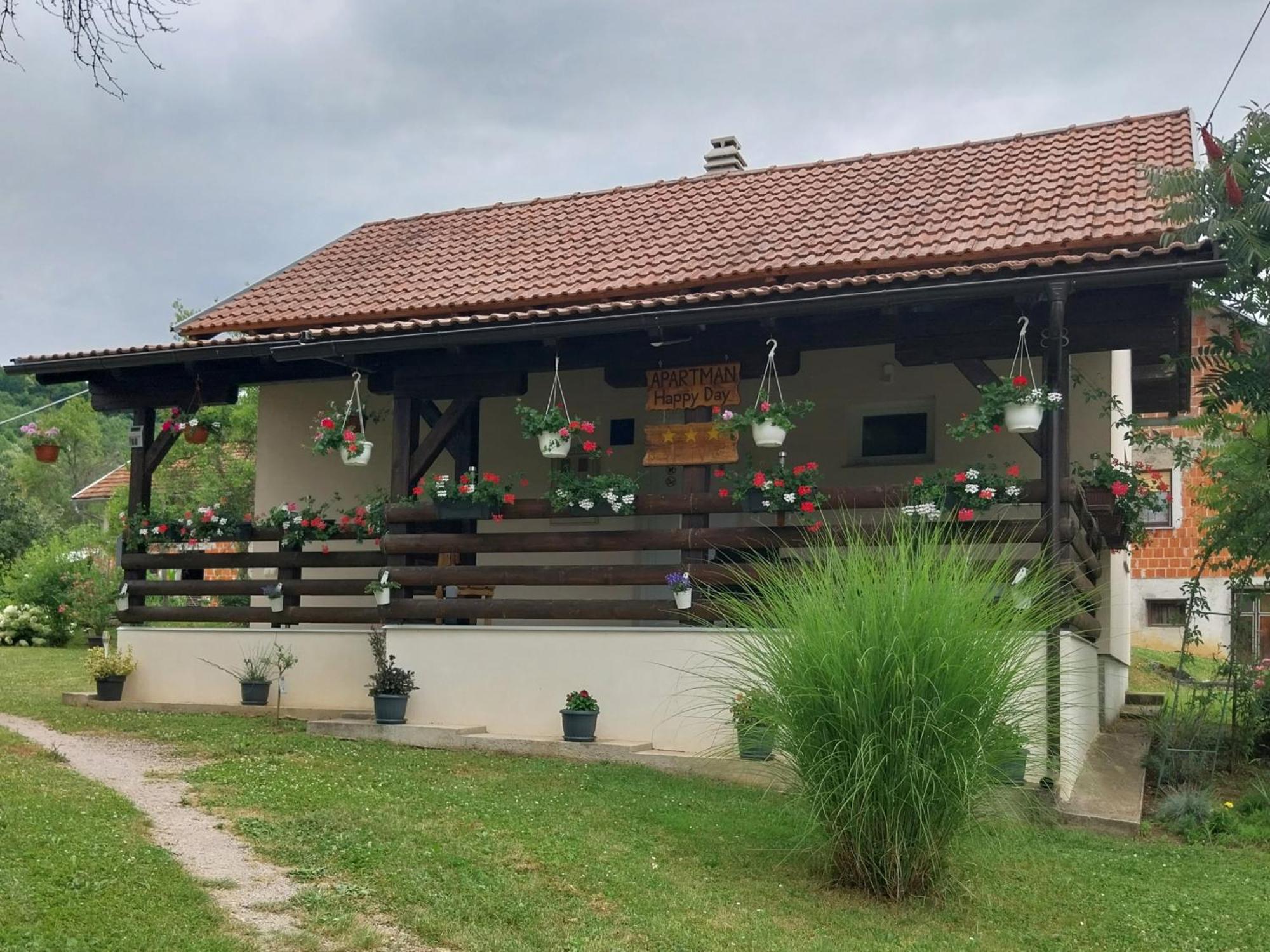 Guest House Happy Day Slunj Zewnętrze zdjęcie